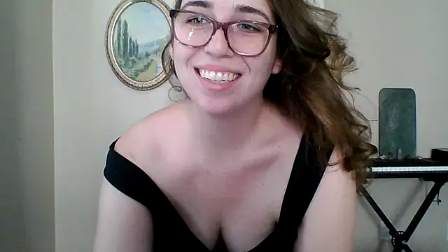 Snapshot of sweetsocalgirl chatting on 07-02-26, 02:00 sweetsocalgirl online show from 07-02-26, 02:00