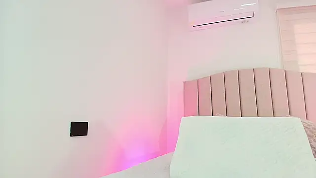 cataleya ebony  online show from 10-31-25, 07:15