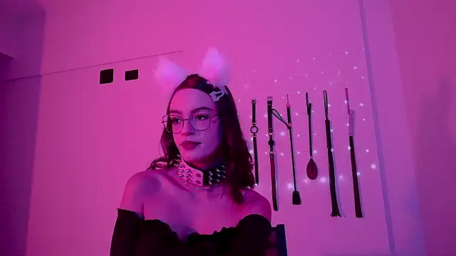 Snapshot of nina_kink chatting on 05-12-26, 09:45 nina kink online show from 05-12-26, 09:45