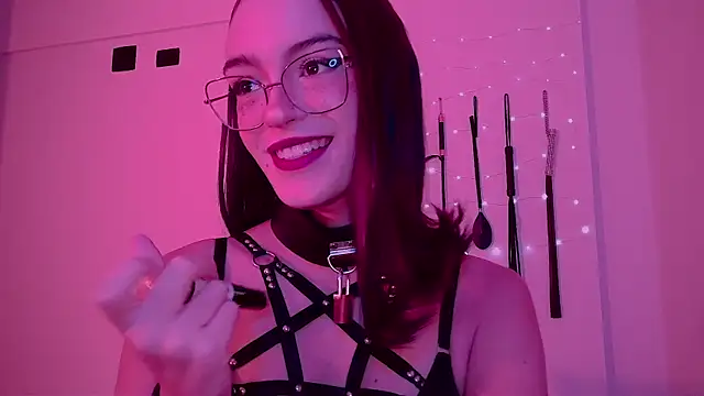 Snapshot of nina_kink chatting on 06-07-26, 09:18 nina kink online show from 06-07-26, 09:18