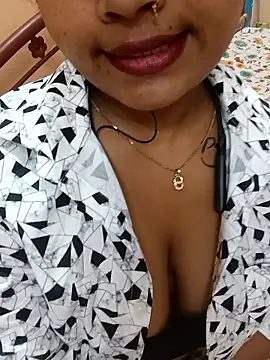 Snapshot of Naughty-Chaaya chatting on 11-05-25, 10:59 Naughty-Chaaya online show from 11-05-25, 10:59