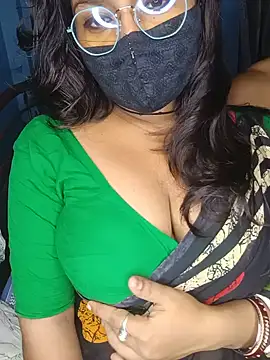 Snapshot of Naughty-Chaaya chatting on 06-08-26, 05:35 Naughty-Chaaya online show from 06-08-26, 05:35