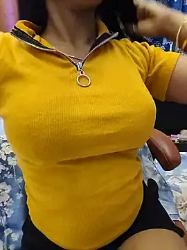 Snapshot of priya_26 chatting on 06-30-26, 10:44 priya 26 online show from 06-30-26, 10:44