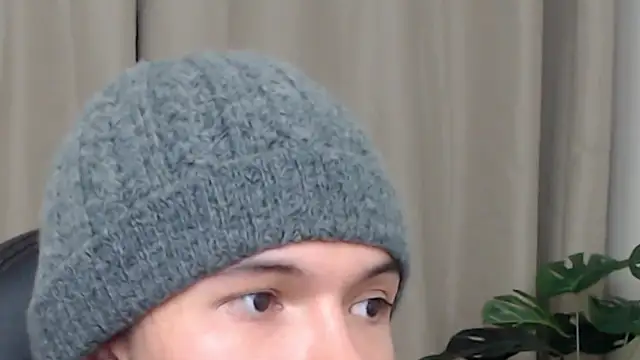 Xoxo Smiles online show from 12-19-25, 07:21