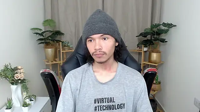 Xoxo Smiles online show from 12-22-25, 03:20