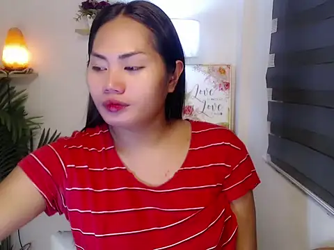 Snapshot of sluttyprincess0 chatting on 05-28-26, 11:13 sluttyprincess0 online show from 05-28-26, 11:13