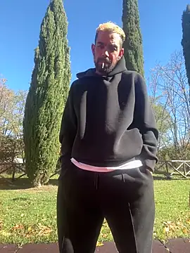 Snapshot of Nonsoilmionome89 chatting on 10-27-25, 09:46 Nonsoilmionome89 online show from 10-27-25, 09:46