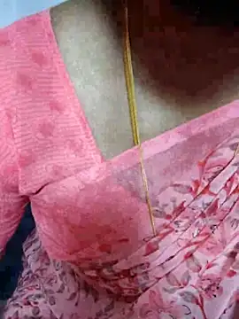 Snapshot of Tamil_Princess12 chatting on 10-31-25, 07:59 Tamil Princess12 online show from 10-31-25, 07:59