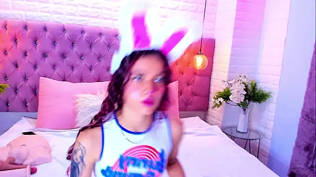 Snapshot of amber_sparkle chatting on 09-13-25, 12:38 amber sparkle online show from 09-13-25, 12:38