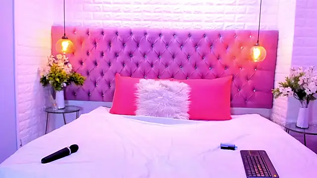 Snapshot of amber_sparkle chatting on 09-19-25, 12:50 amber sparkle online show from 09-19-25, 12:50