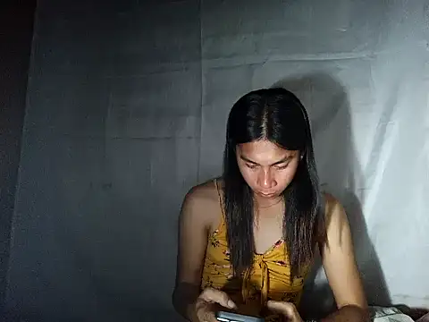 Snapshot of Asian_PrettyAle chatting on 04-23-26, 01:13 Asian PrettyAle online show from 04-23-26, 01:13