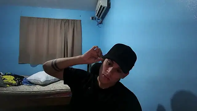 Snapshot of Jaket_lovers chatting on 10-15-25, 06:52 Jaket lovers online show from 10-15-25, 06:52