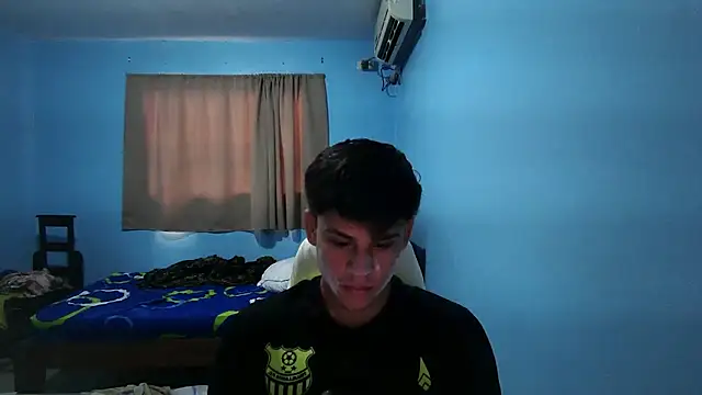 Snapshot of Jaket_lovers chatting on 11-18-25, 06:34 Jaket lovers online show from 11-18-25, 06:34