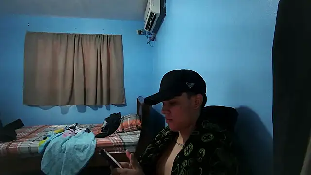 Snapshot of Jaket_lovers chatting on 11-24-25, 03:56 Jaket lovers online show from 11-24-25, 03:56