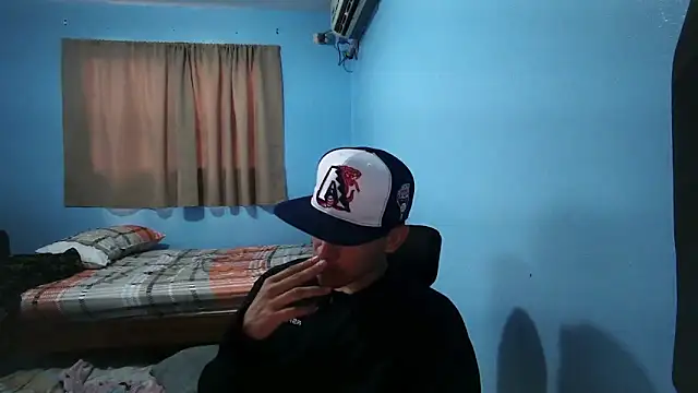 Snapshot of Jaket_lovers chatting on 11-27-25, 05:59 Jaket lovers online show from 11-27-25, 05:59