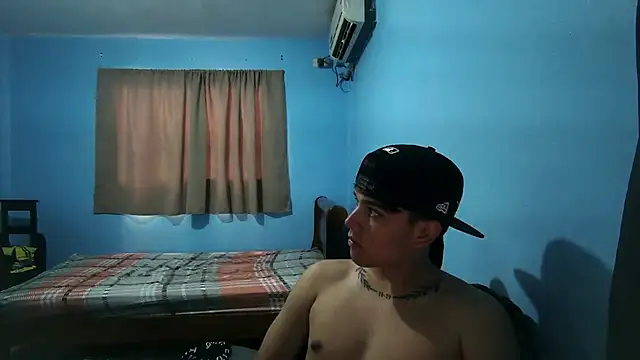 Snapshot of Jaket_lovers chatting on 11-30-25, 06:23 Jaket lovers online show from 11-30-25, 06:23