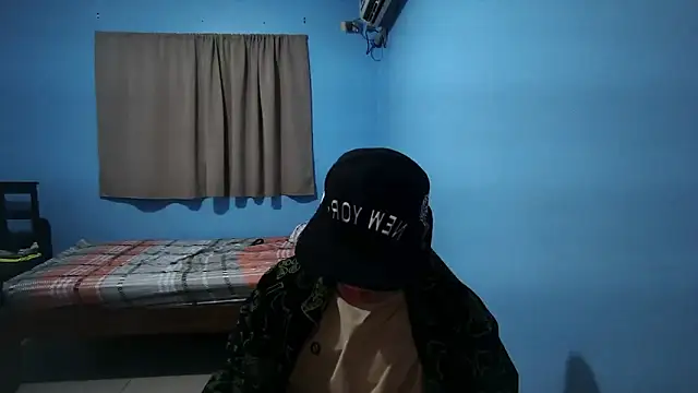 Snapshot of Jaket_lovers chatting on 12-02-25, 11:00 Jaket lovers online show from 12-02-25, 11:00