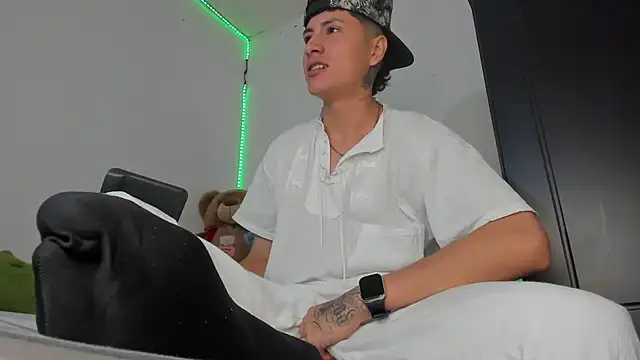 Snapshot of Mateo_Escobar chatting on 11-29-25, 11:41 Mateo Escobar online show from 11-29-25, 11:41