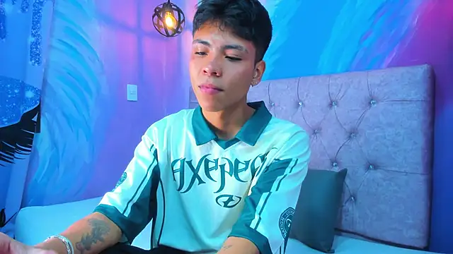 MaxiWildd online show from 05-30-26, 01:19
