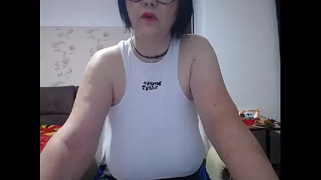 Mary x online show from 10-21-25, 02:56