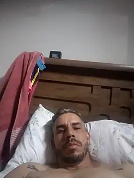 Snapshot of QfabO123 chatting on 10-11-25, 02:26 QfabO123 online show from 10-11-25, 02:26