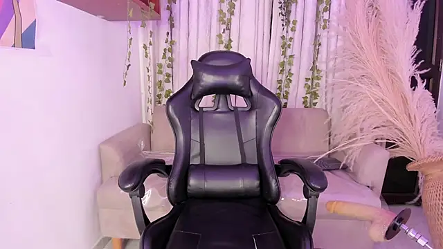 AmbarFoxx  online show from 04-05-26, 06:43