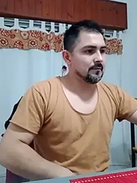 Snapshot of Bradd_32 chatting on 06-14-26, 02:35 Bradd 32 online show from 06-14-26, 02:35
