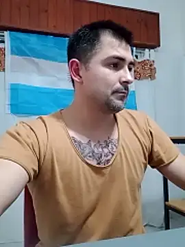 Snapshot of Bradd_32 chatting on 06-19-26, 02:49 Bradd 32 online show from 06-19-26, 02:49