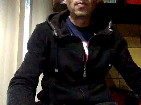 Snapshot of adiluci1 chatting on 10-12-25, 01:54 adiluci1 online show from 10-12-25, 01:54