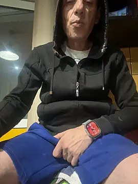 Snapshot of adiluci1 chatting on 10-19-25, 04:29 adiluci1 online show from 10-19-25, 04:29