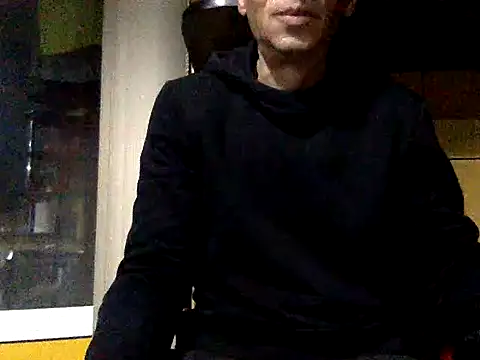 Snapshot of adiluci1 chatting on 10-26-25, 02:50 adiluci1 online show from 10-26-25, 02:50