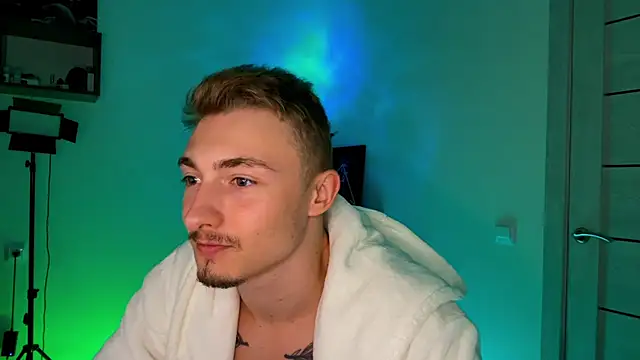 Snapshot of Artur__Skott chatting on 10-16-25, 07:59 Artur Skott online show from 10-16-25, 07:59