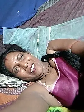 Snapshot of Savita992 chatting on 07-07-26, 06:47 Savita992 online show from 07-07-26, 06:47