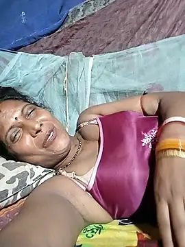 Snapshot of Savita992 chatting on 07-07-26, 07:23 Savita992 online show from 07-07-26, 07:23
