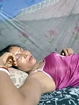 Snapshot of Savita992 chatting on 07-13-26, 08:22 Savita992 online show from 07-13-26, 08:22