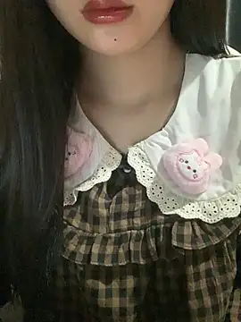 Linhtruong  online show from 12-16-25, 04:28