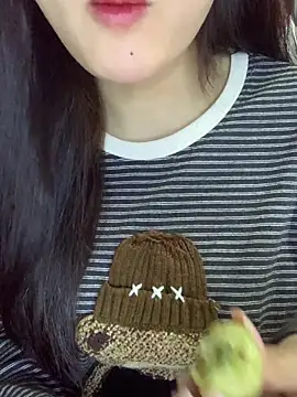 Linhtruong  online show from 12-22-25, 04:20