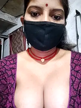 Snapshot of Daisygirl9 chatting on 05-08-26, 10:59 Daisygirl9 online show from 05-08-26, 10:59