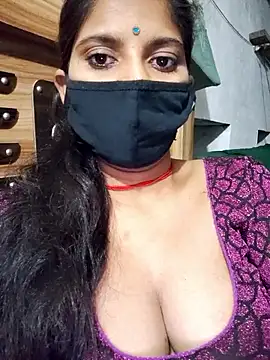 Snapshot of Daisygirl9 chatting on 06-17-26, 05:03 Daisygirl9 online show from 06-17-26, 05:03