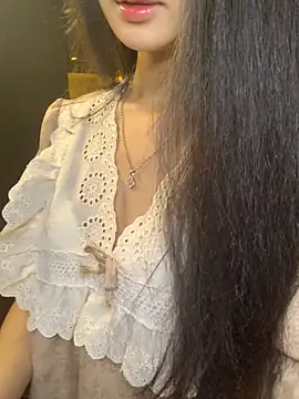 Nhinhi18 online show from 05-14-26, 02:57