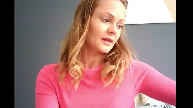 Snapshot of Ginger-bb chatting on 09-15-25, 07:19 Ginger-bb online show from 09-15-25, 07:19