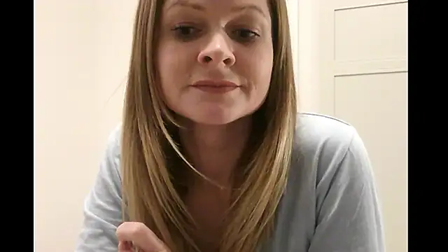 Snapshot of Ginger-bb chatting on 11-09-25, 03:43 Ginger-bb online show from 11-09-25, 03:43