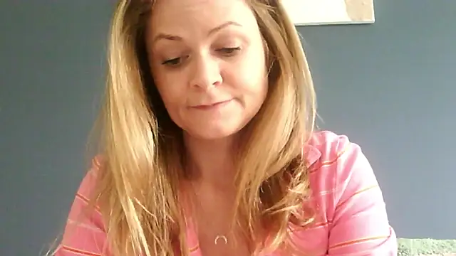 Snapshot of Ginger-bb chatting on 04-27-26, 05:49 Ginger-bb online show from 04-27-26, 05:49