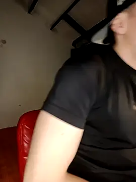 Logan sixxer online show from 09-28-25, 03:23