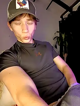 Logan sixxer online show from 12-21-25, 10:17