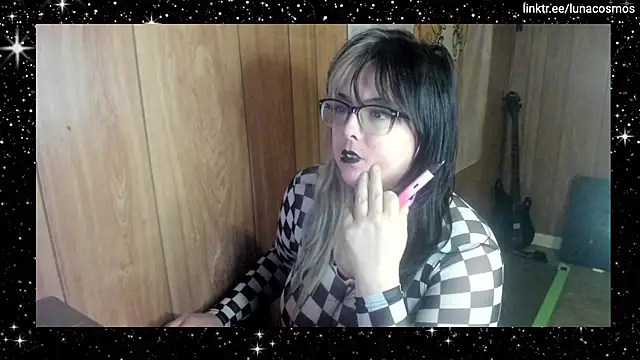 Snapshot of LunaCosmos chatting on 11-14-25, 01:15 LunaCosmos online show from 11-14-25, 01:15