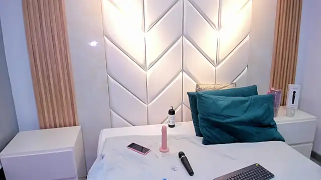 BarbieMonet online show from 10-28-25, 12:36