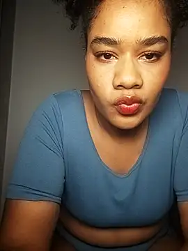 Maaaar  online show from 10-23-25, 02:05