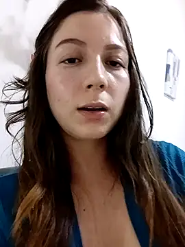 Arianna Moss online show from 12-18-25, 01:33