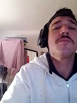 Snapshot of JuicyBigcock@xh chatting on 05-14-26, 05:09 JuicyBigcockxh online show from 05-14-26, 05:09